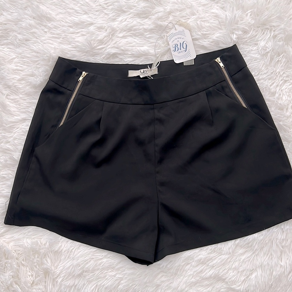 High waisted dress shorts - side zipper accents -boutique NWT